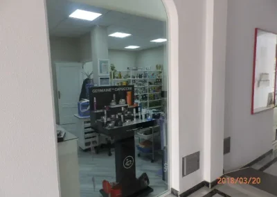 muestrario Germaine de capuccini en las instalaciones de Angela