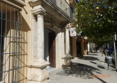 desde la calle del centro de estetica y herbolario de Angela